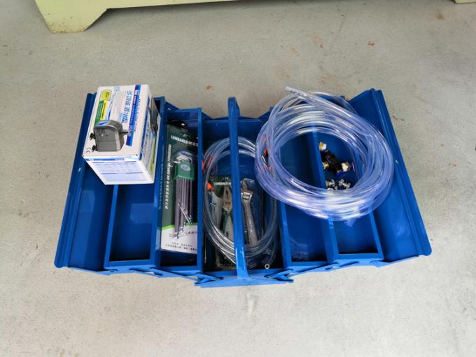 O ANIMAL DE ESTIMAÇÃO usado engarrafa na fibra de grampo do ANIMAL DE ESTIMAÇÃO que recicla a máquina